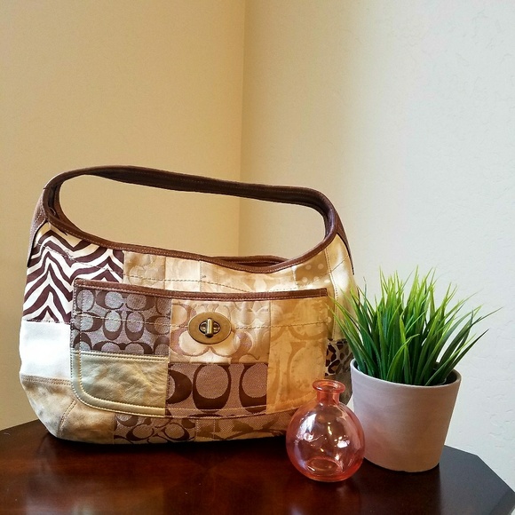 Coach Handbags - 💯Coach large patchwork handbag